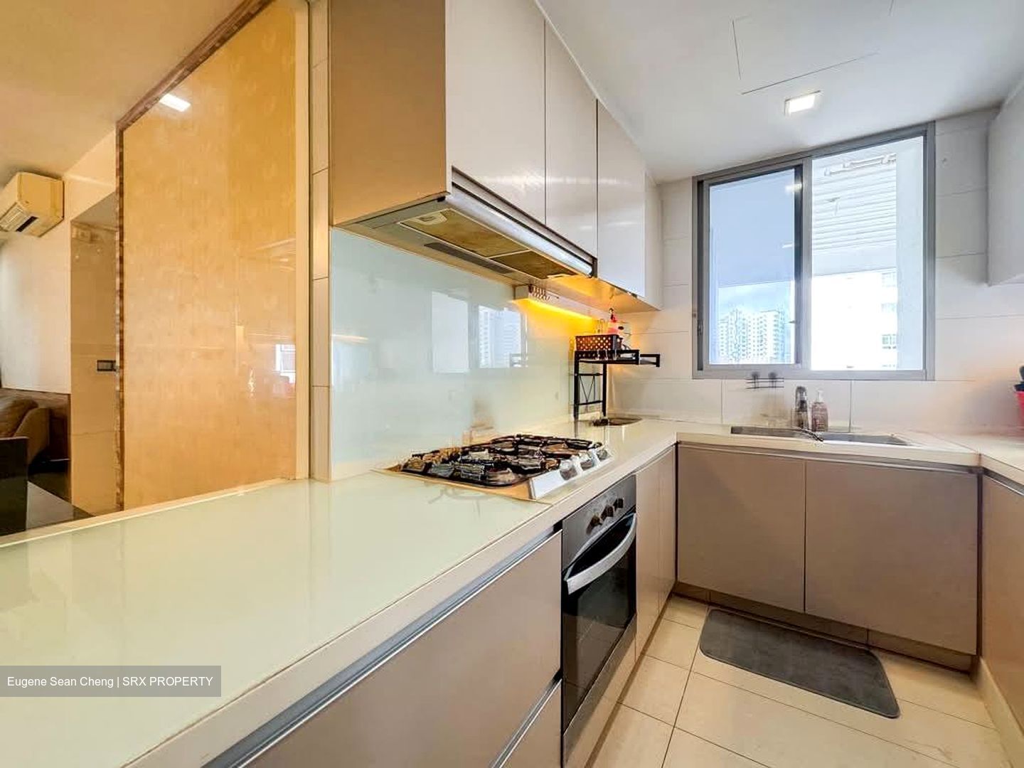 Prive (D19), Condominium #565699531